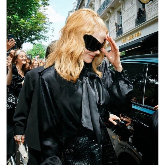 Black Futuristic Sunglasses for Men Women Oversized Wrap Around Shield Fashion - Picture 7 of 8